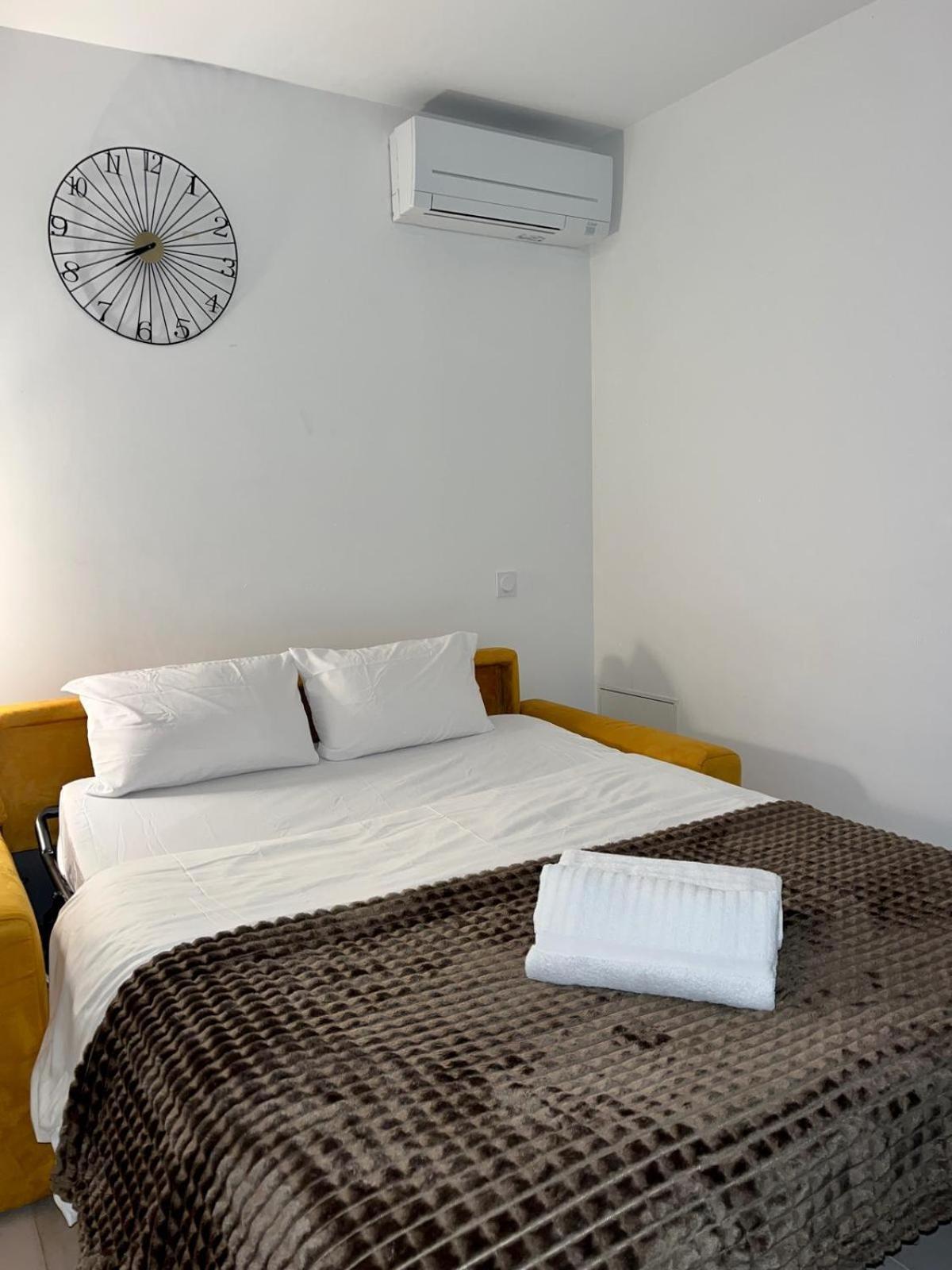 Studio Neuf Avec Acces Piscine Valergues Buitenkant foto
